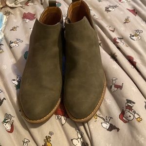 Women ankle boots size 9